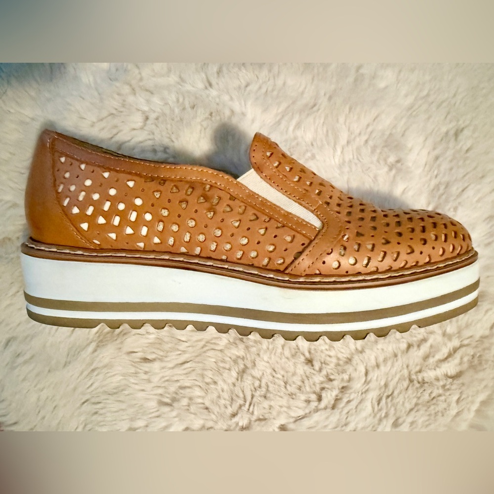 Well Feet Light Italian Platform Shoes - Picture 10 of 13